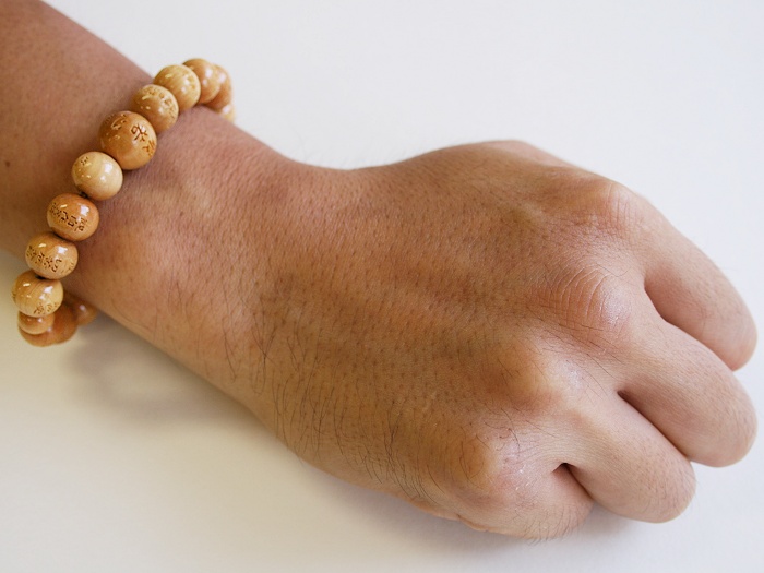 柘植般若心経彫10mmブレス お数珠の安田念珠店へ｜総本山御用達 安田