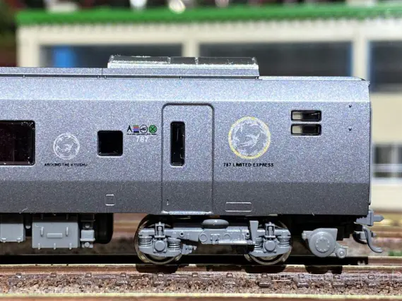787系「アラウンド・ザ・九州」BM10編成が入線です。KATO 10-590 6両
