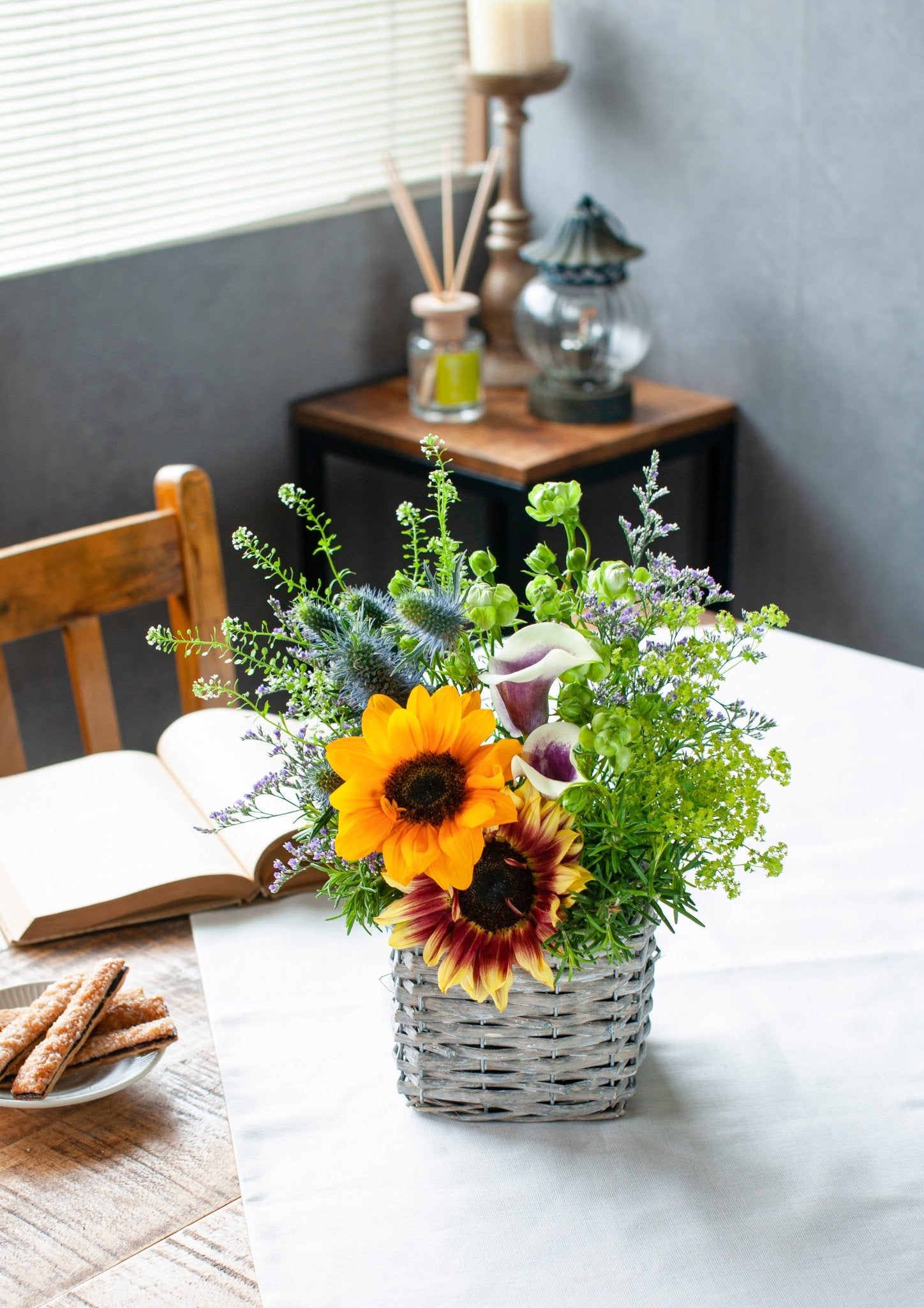 まゆ様特別オーダー商品 濃いグリーンのフラワーアレンジメント・特大