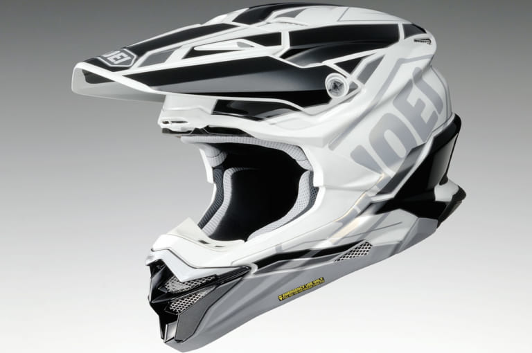 SHOEIオフロードヘルメット「VFX-WR」に新グラフィックス追加【4月発売