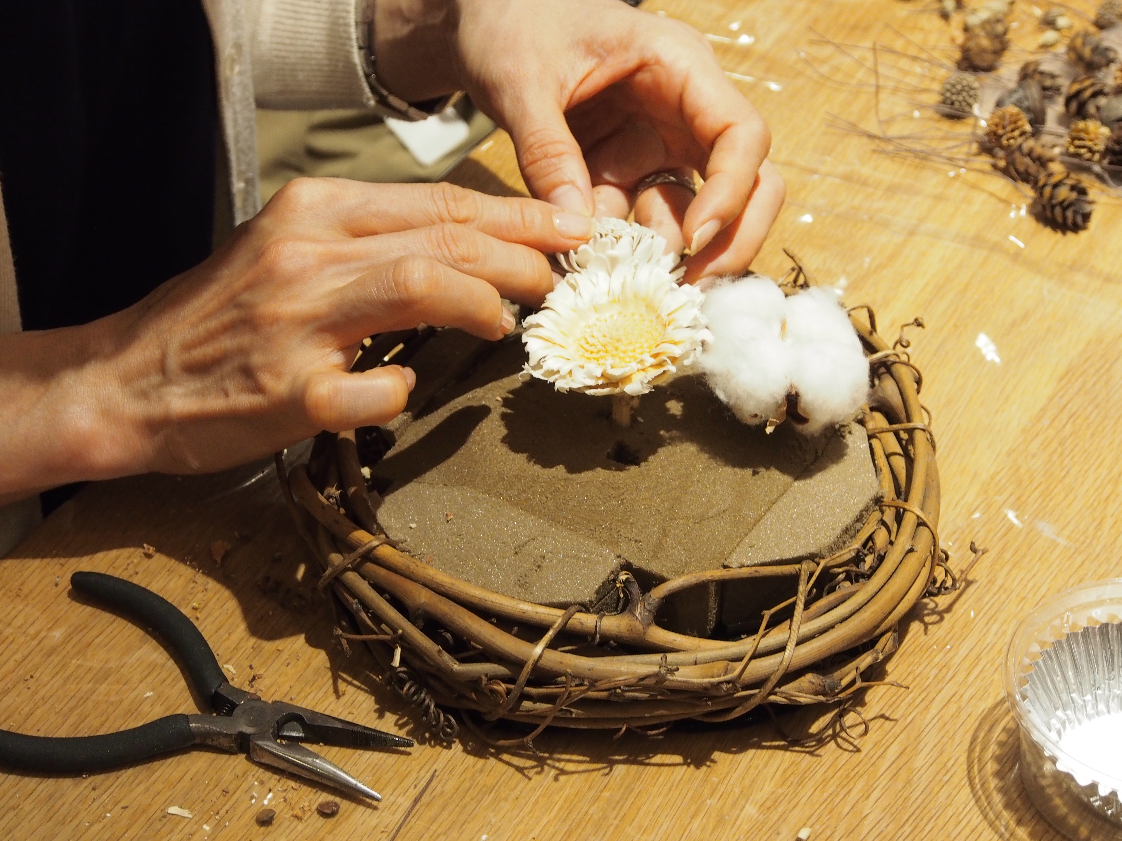 あふれる秋の実りを感じて木の実のリースつくり | YUI 旅と 暮らしと