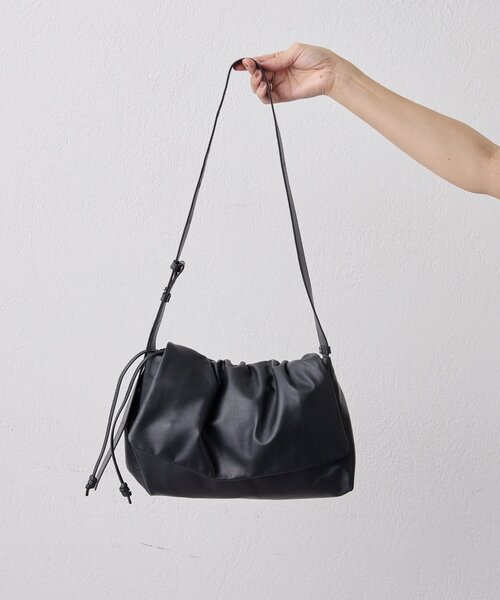 ear PAPILLONNER（イア パピヨネ） ショルダーバッグ バッグ レザー