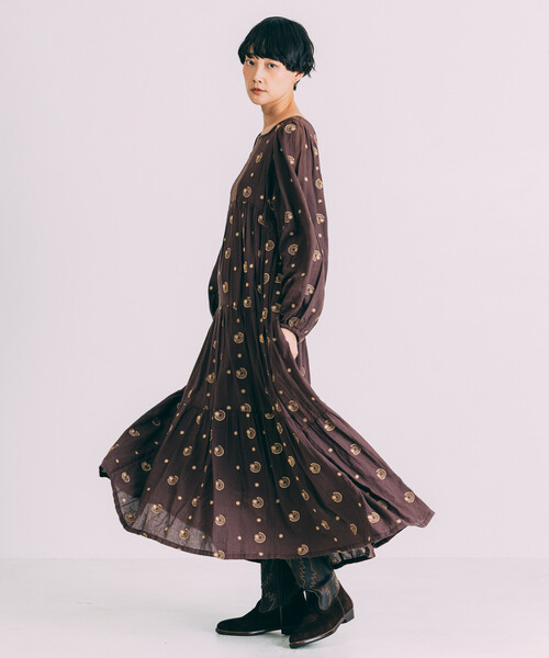 Freada（フリーダ） ワンピース ラメ 刺繍 Moon ＆ Star ワンピース