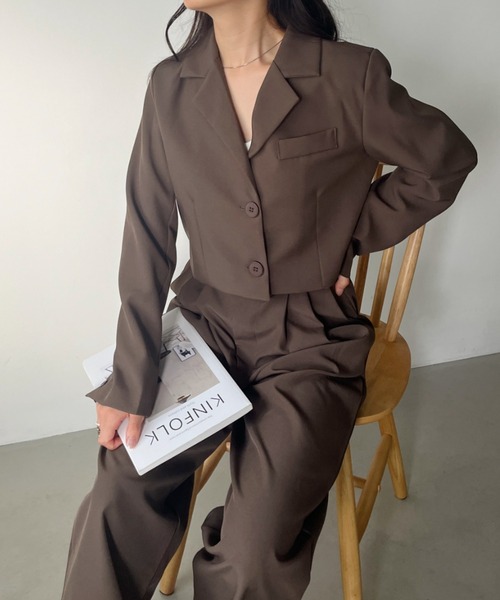 CLEA セットアップ 「2点SET」ショート丈ジャケット+タックストレート