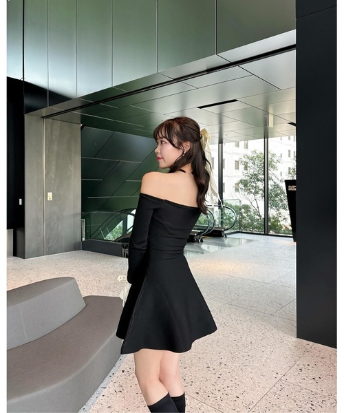 Darich（ダーリッチ） ワンピース オフショルフレアニットミニ