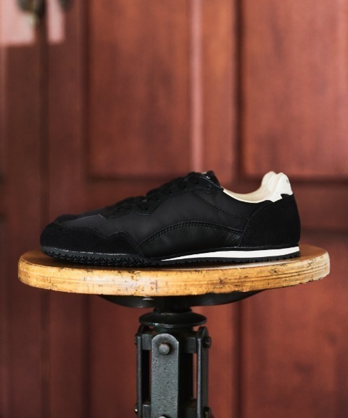 Onitsuka Tiger（オニツカタイガー） スニーカー SERRANO CL