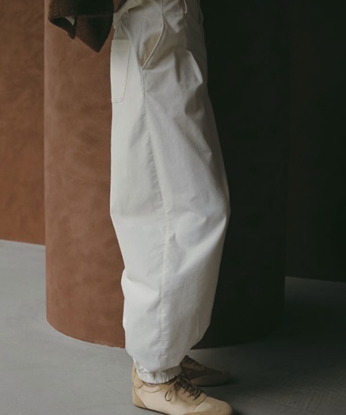 ETRE TOKYO（エトレトウキョウ） パンツ コーデュロイカーブジョガー