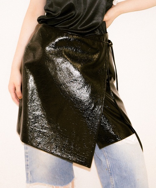 igi スカート SLICK WRAP SKIRT / エナメルレザーライク巻きスカート