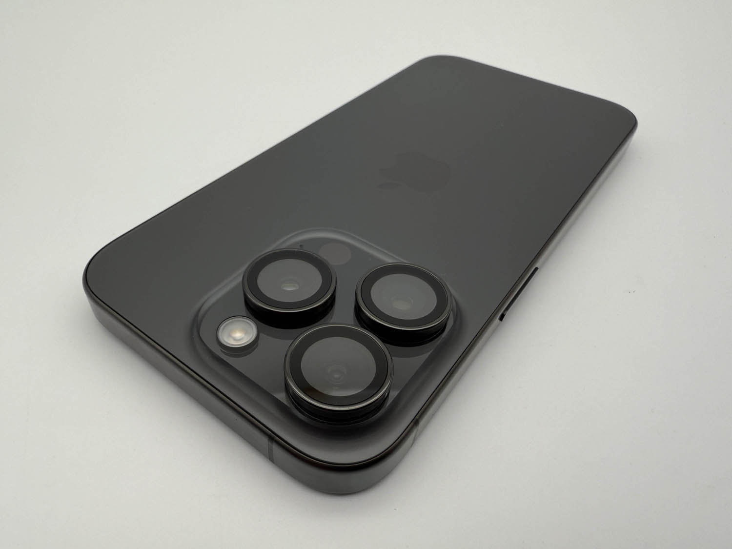 Apple iPhone 15 Pro 256GB ブラック チタニウム SIMフリー (整備済み