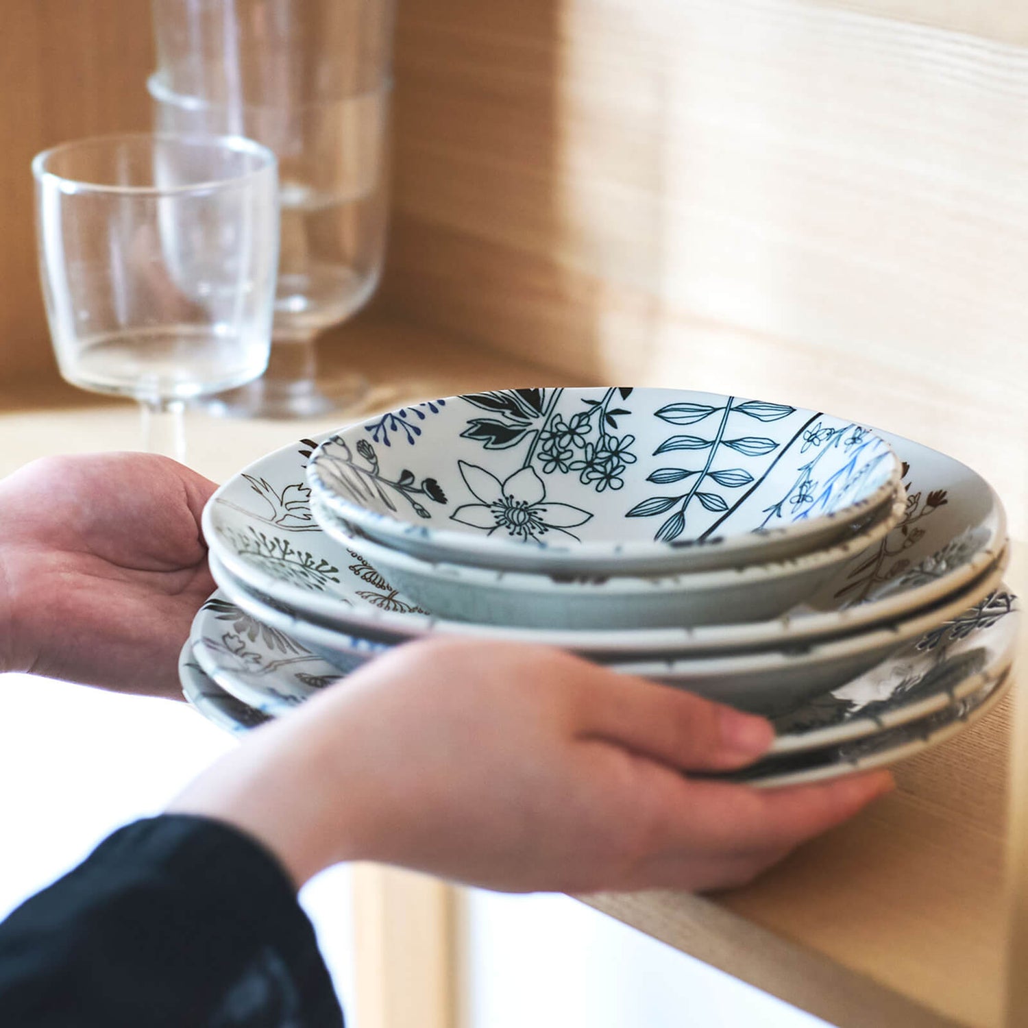 フラワーパターン プレートL 23cm | aito製作所 | 美濃焼・瀬戸焼を