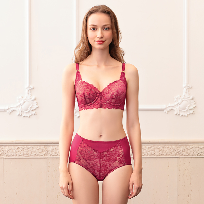 背中すっきり つつまれ美乳ブラ プリンセチア柄 | 補整下着(補正下着