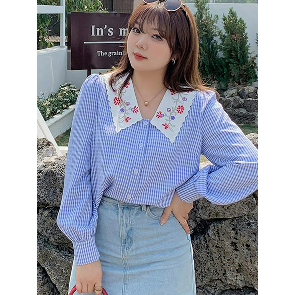 レトロな草花刺繍白襟でギンガムチェックのシャツブラウス 大きい