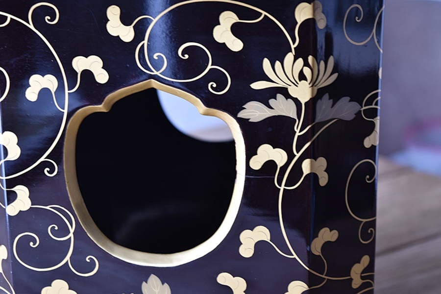 天然木製漆塗 菊花唐草 金蒔絵 三宝台 - 生活骨董と古布のアンティーク