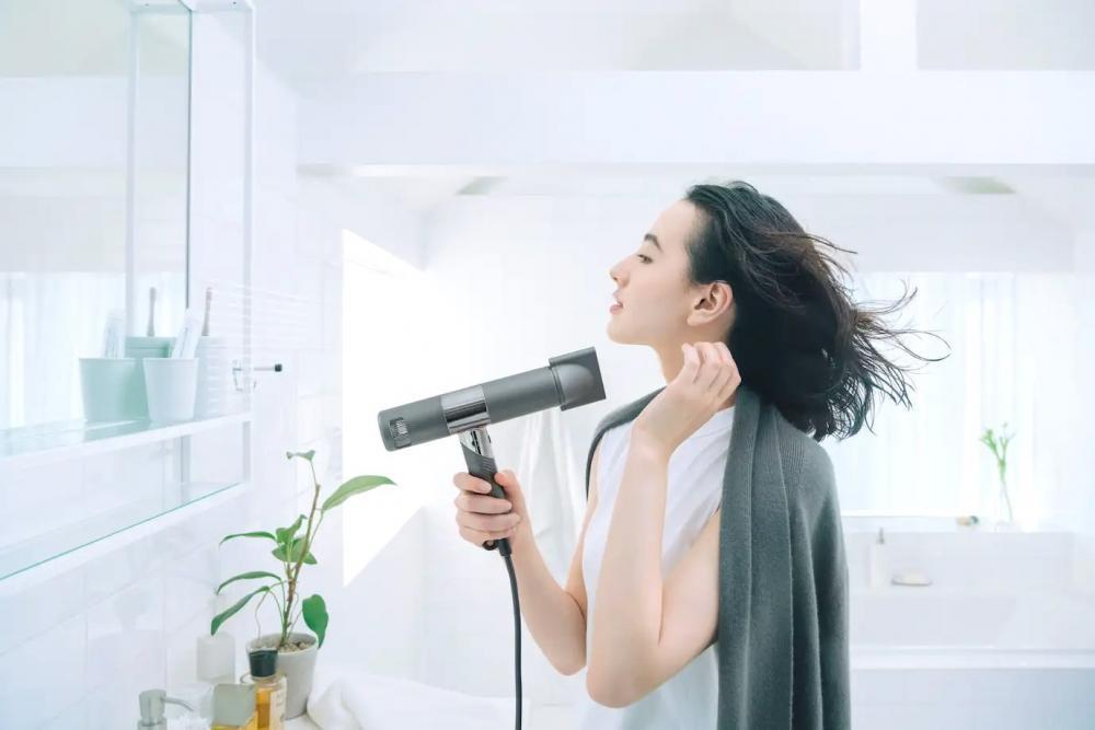 欲しい機能がすべて入ったドライヤーAIMY(エイミー)｜コラム Ash