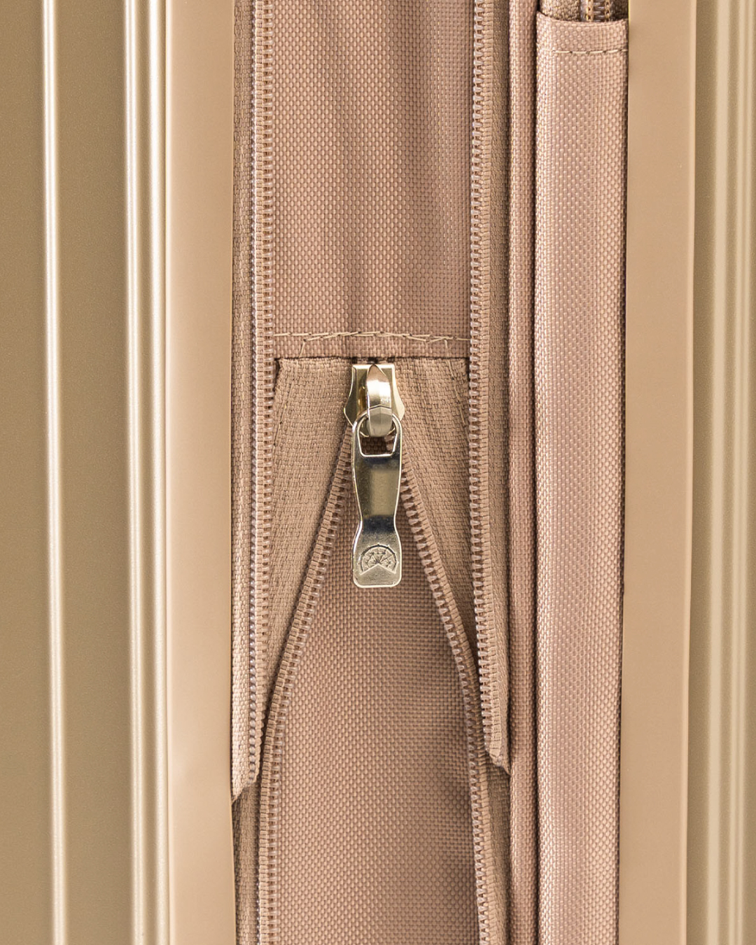 Solid Knight | スーツケース｜アジア・ラゲージ (Asia Luggage Inc