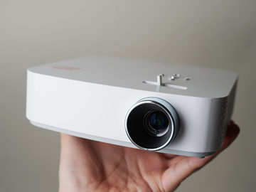 小寺信良の週刊 Electric Zooma!】プロジェクタ“だけ”でYouTubeや