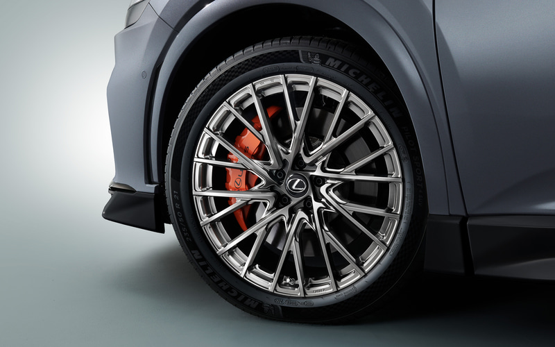 TRD、新型レクサス「RX」用F SPORT PARTS “究極の機能美”を体現する