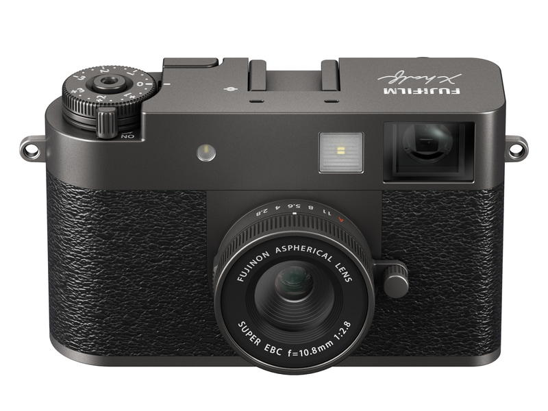 富士フイルム、1型センサー&単焦点レンズのレトロ調デジカメ「X half