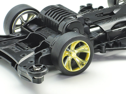 漆黒のボディに金色のラインでさらにスタイリッシュに！「マッハ