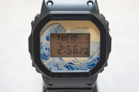 G-SHOCK、“北斎フェイス”の「DW-5600」 - Impress Watch