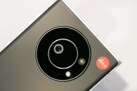 ソフトバンク、ライカ全面監修のスマホ「Leitz Phone 1」独占販売、18