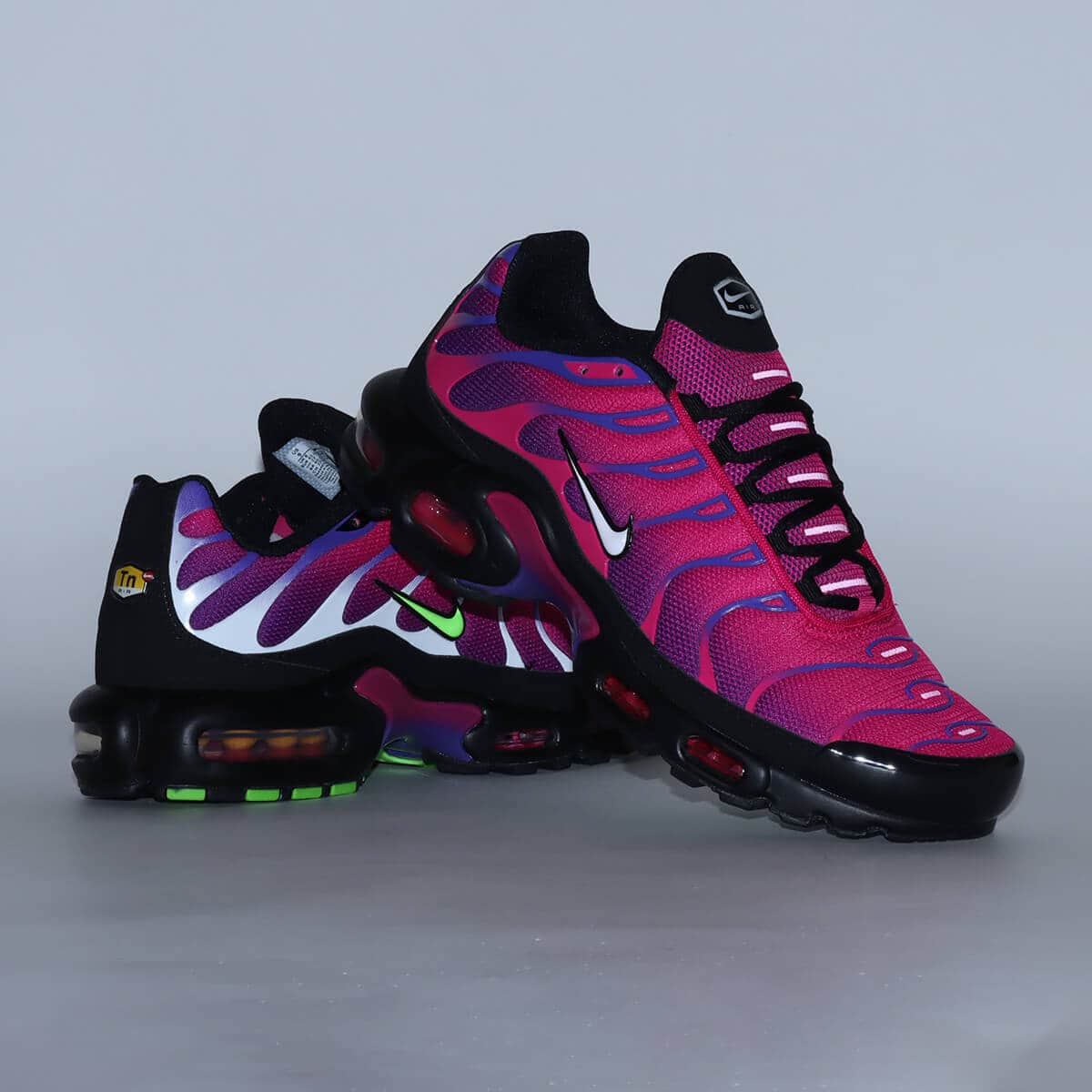 NIKE AIR MAX PLUS FIREBERRY/WHITE-BLACK-PURE PURPLE （ナイキ エア
