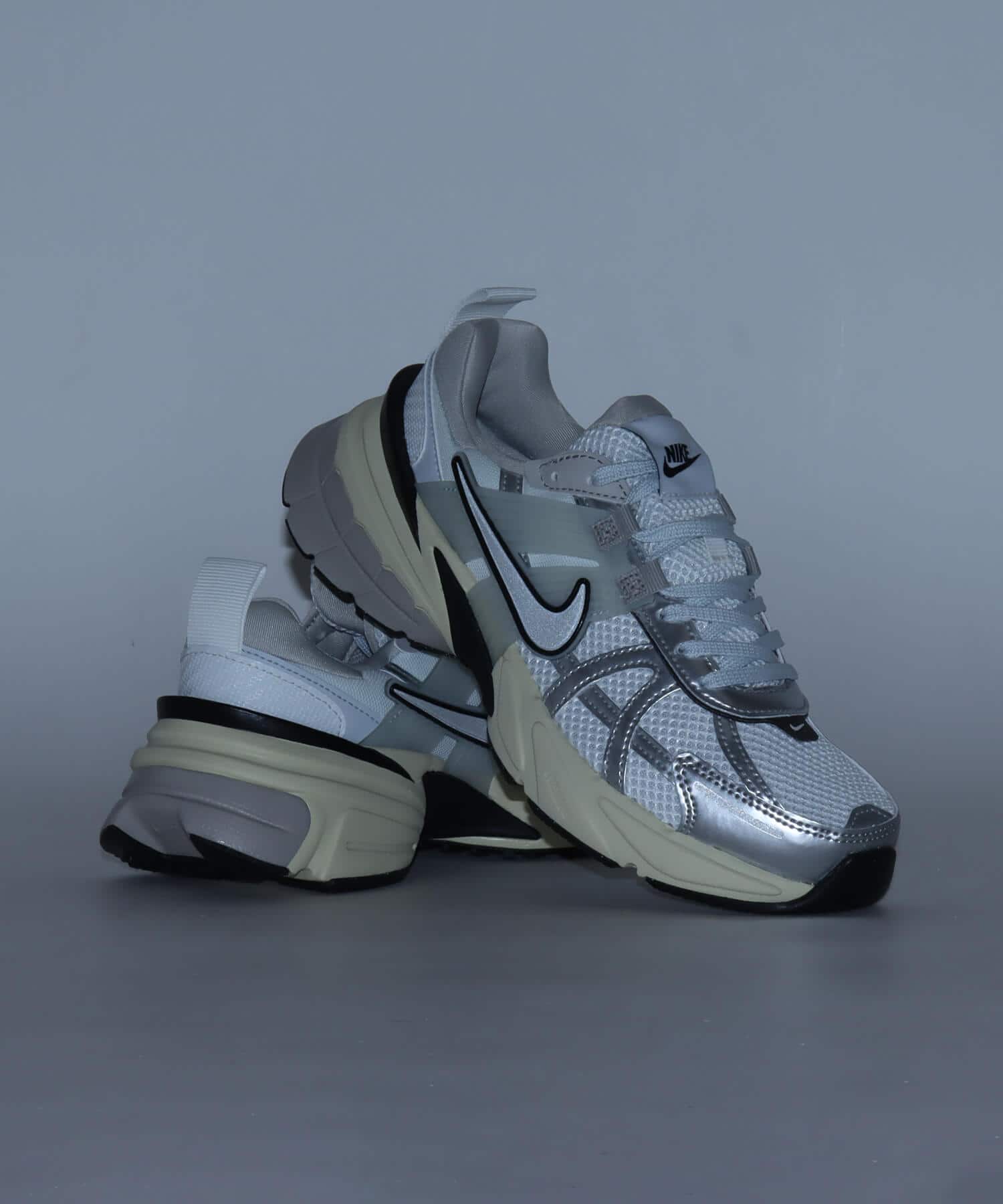 NIKE W V2K RUN SUMMIT WHITE/METALLIC SILVER（ナイキ ウィメンズ V2K