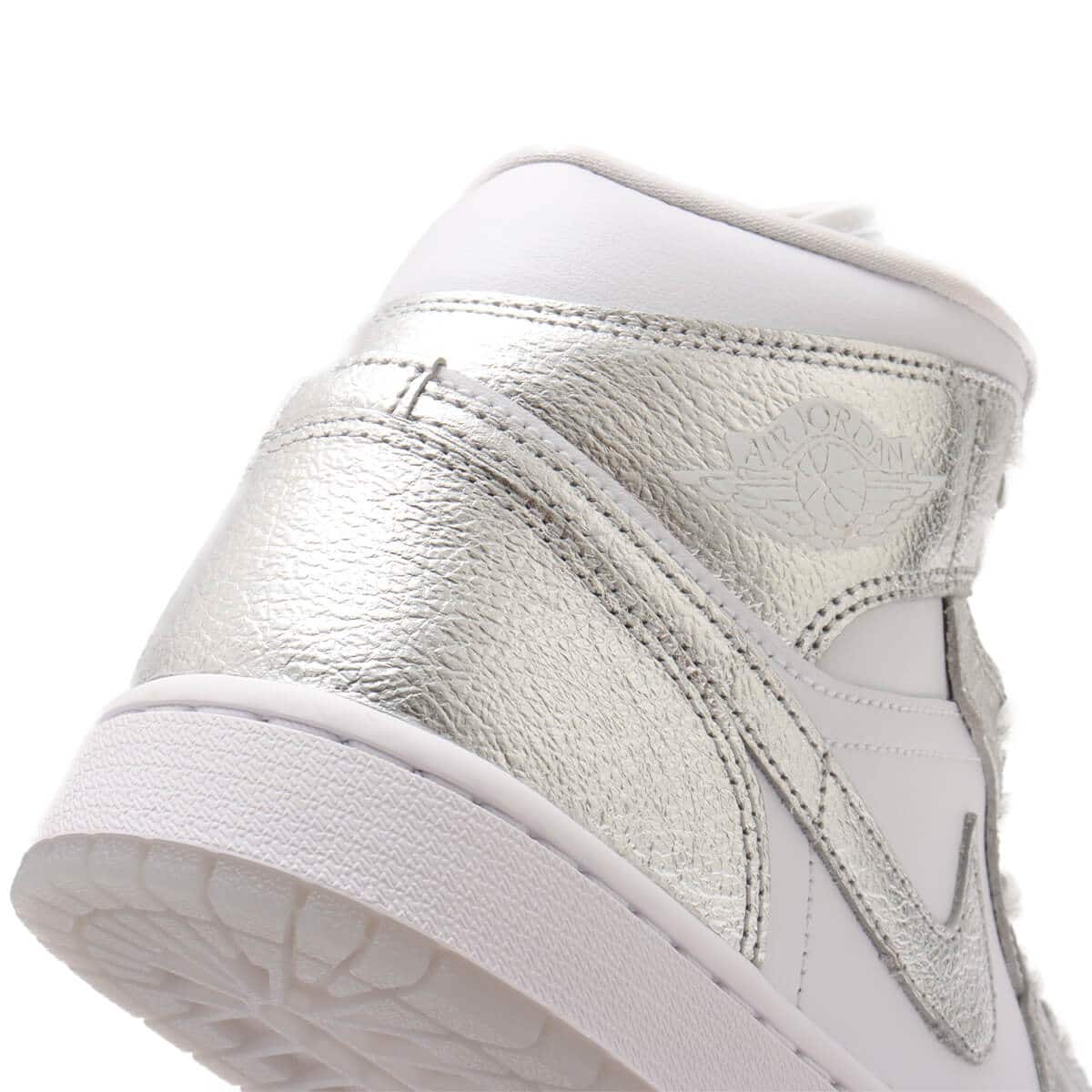 JORDAN BRAND WMNS AIR JORDAN 1 MID SE WHITE/METALLIC SILVER-WOLF