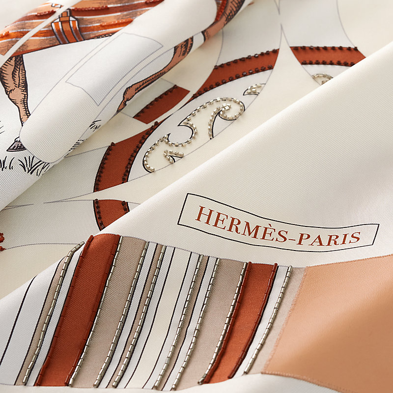 Eperon d'Or et Tenues de Jour embroidered giant scarf - White