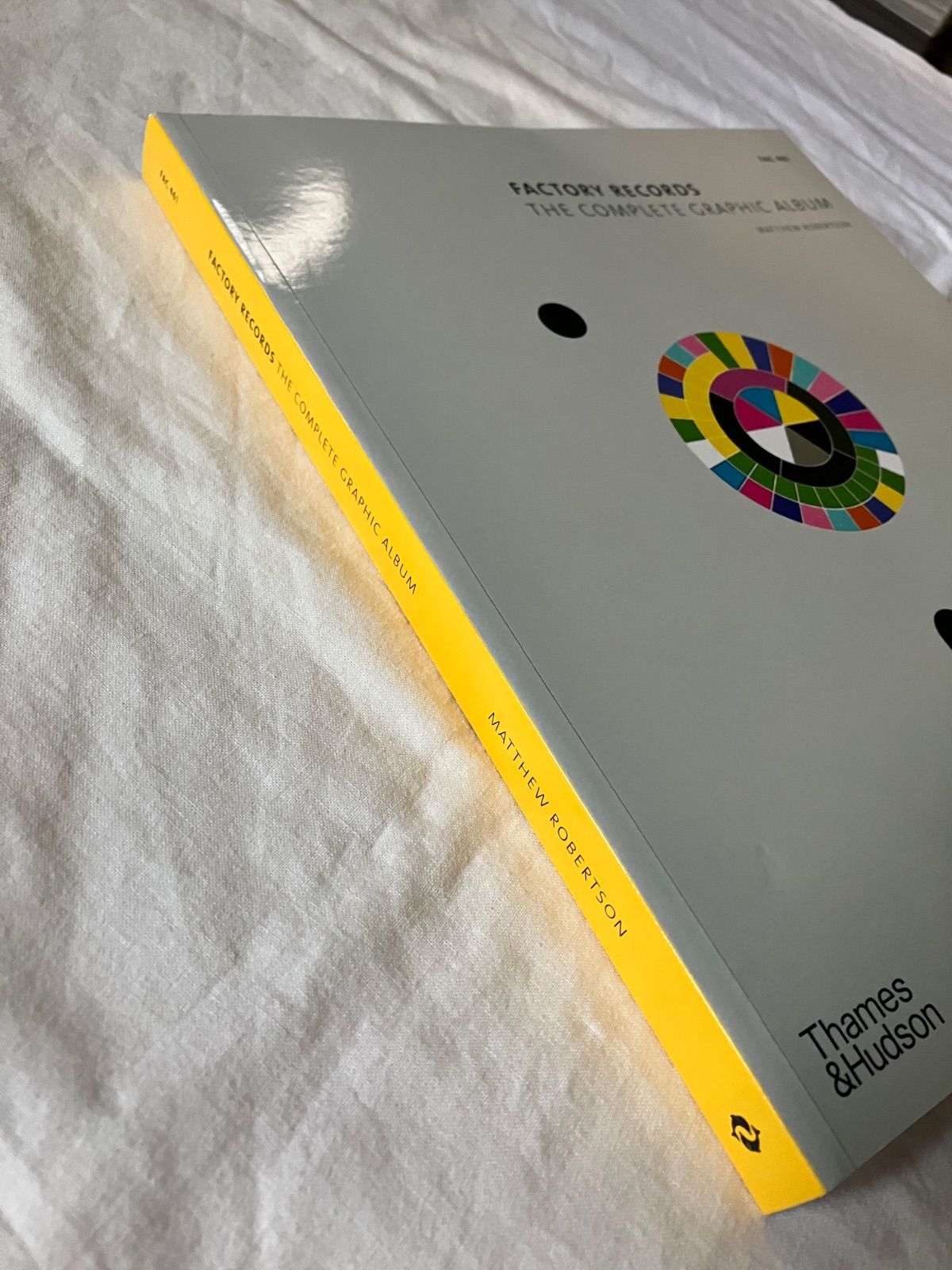 新刊）Factory Records: The Complete Graphic Album - メルカリ