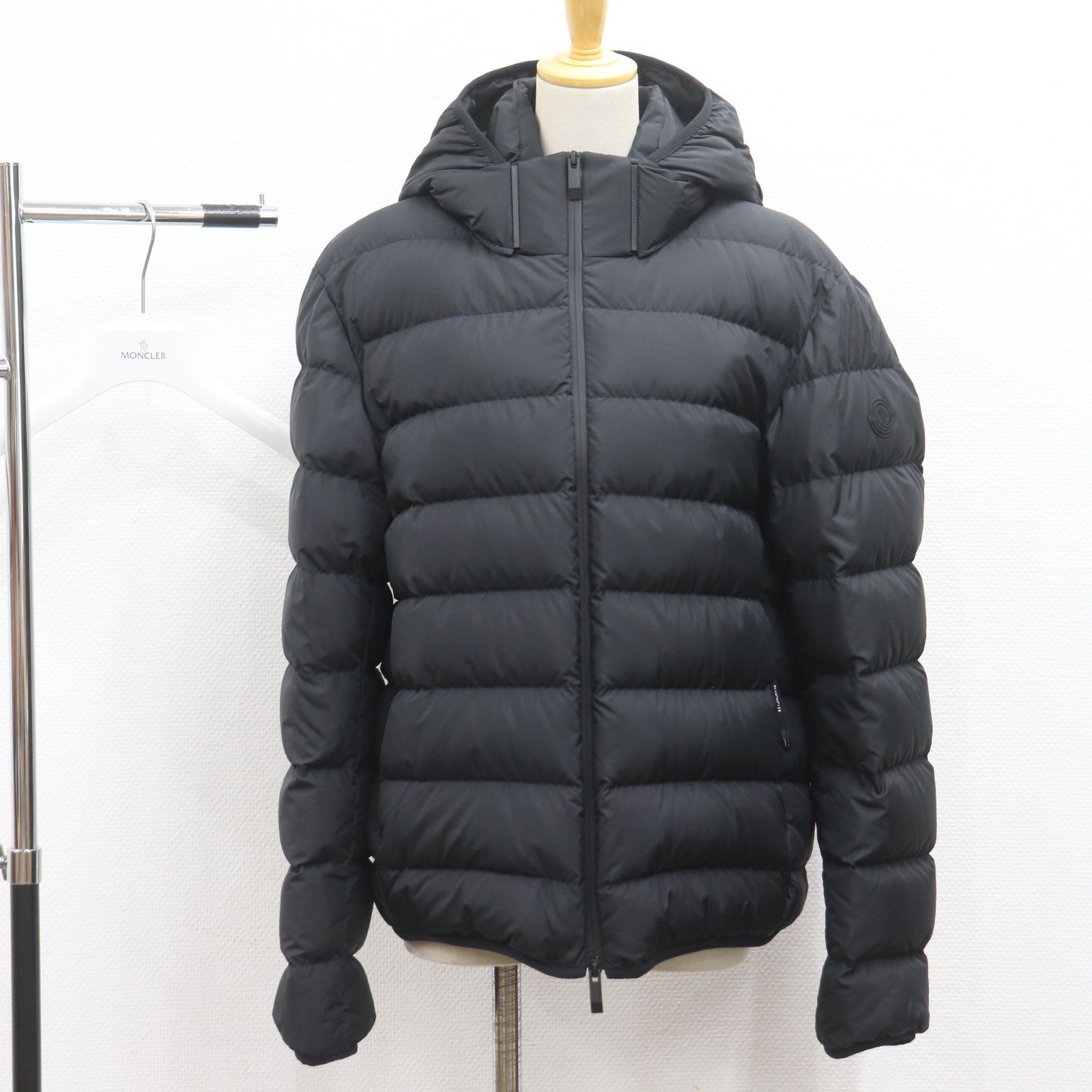 IT4V5GDV8J00 新品 未使用 国内正規 MONCLER モンクレール JELUZ