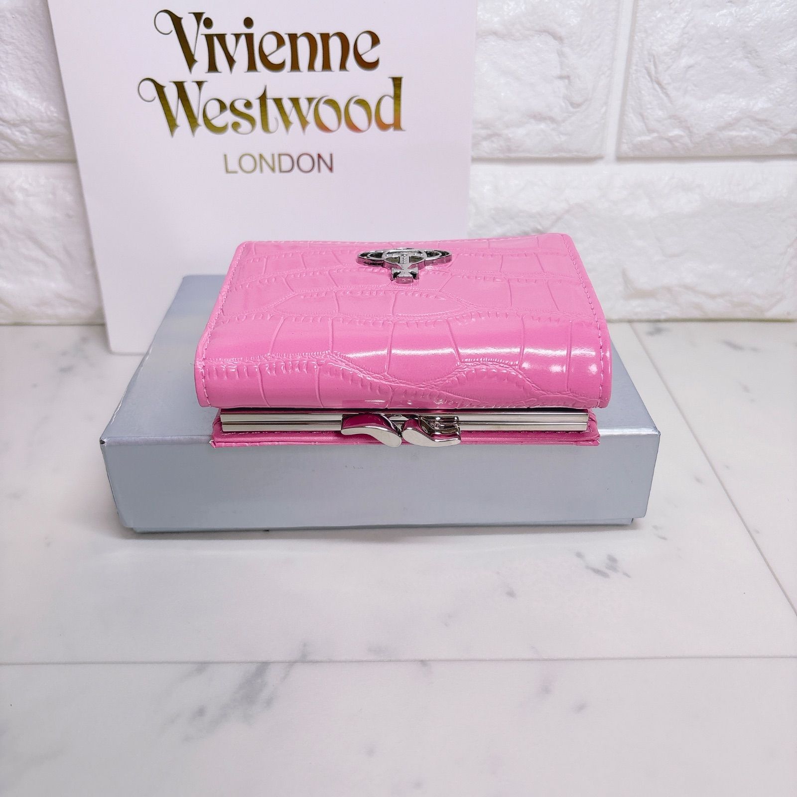 再入荷！【新作 最高にキュート♡】Vivienne Westwood 三つ折財布
