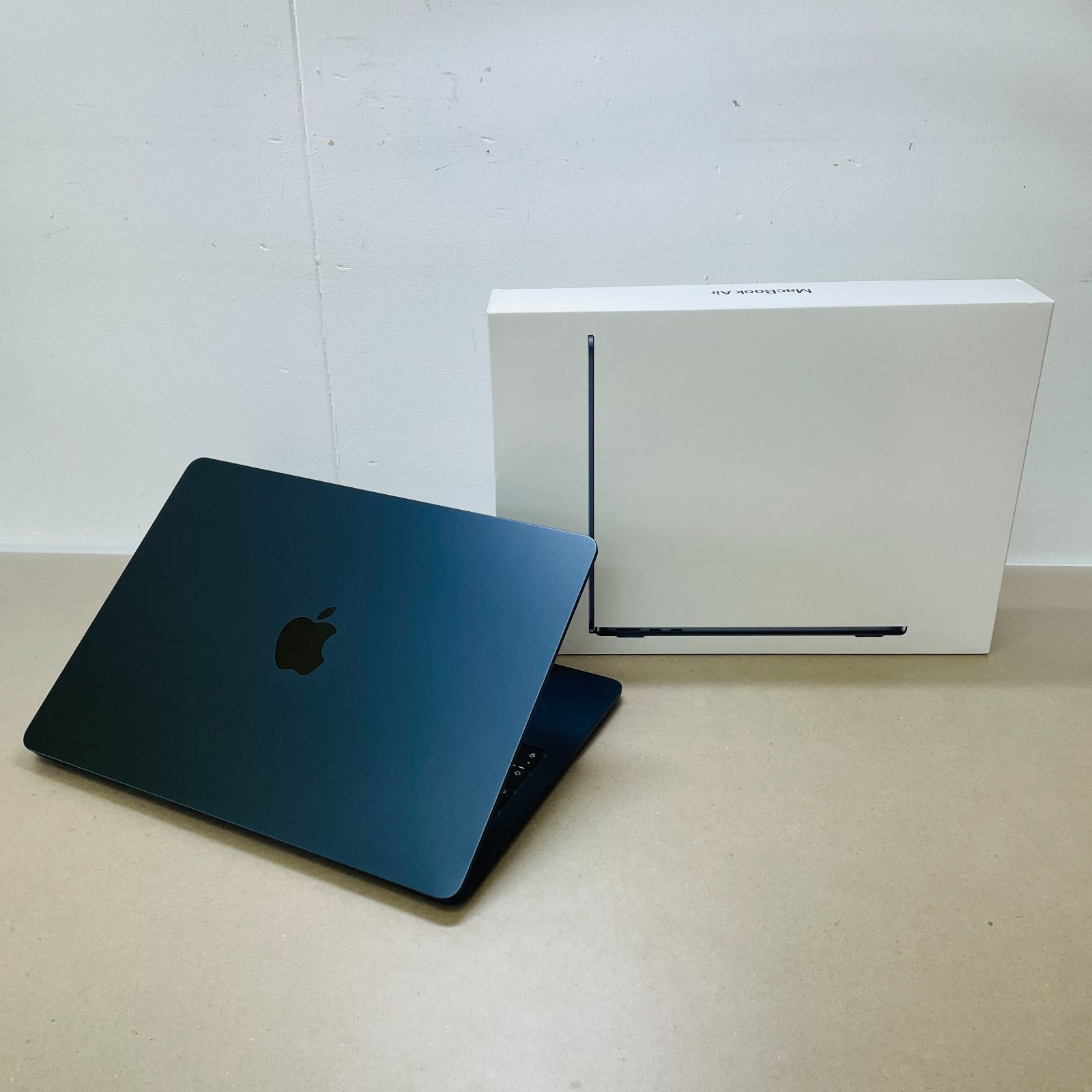 美品 Apple MacBook Air 13.6インチ 2022 M2 16GB SSD512GB 充放電回数