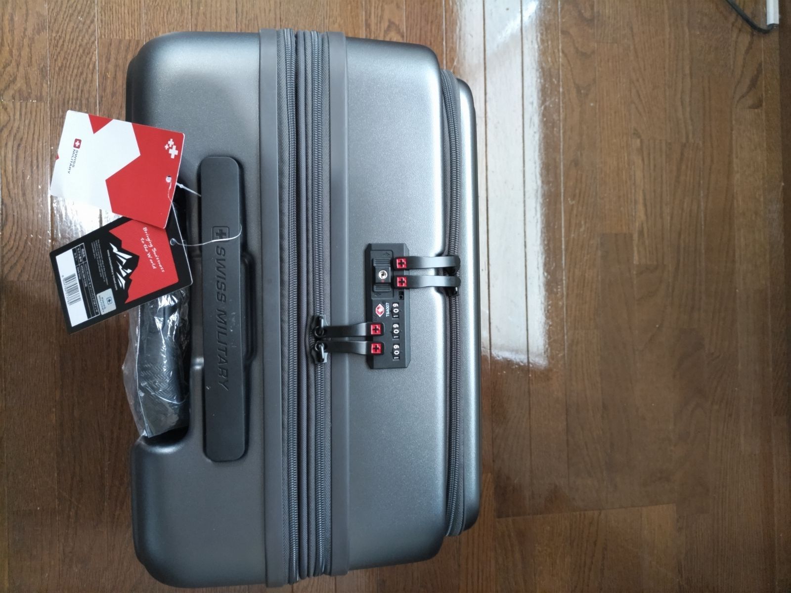 スイスミリタリーSM-C318 18in スーツケース - メルカリ
