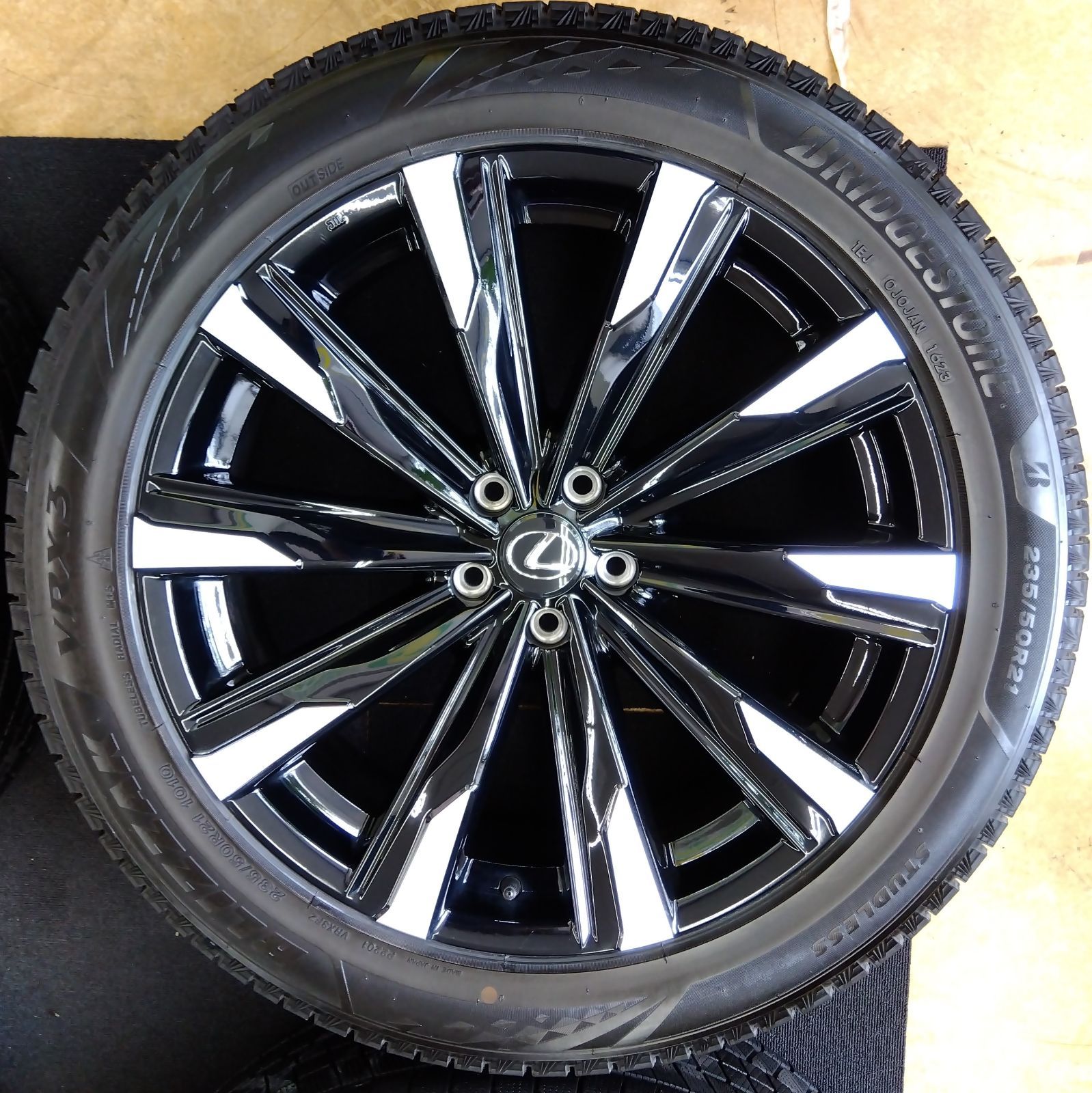 送料無料】【21×7.5J＋35】【235/50R21】中古美品 タイヤホイール