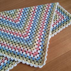 手編みグラニースクエア カラフルブランケット マルチカバー - メルカリ
