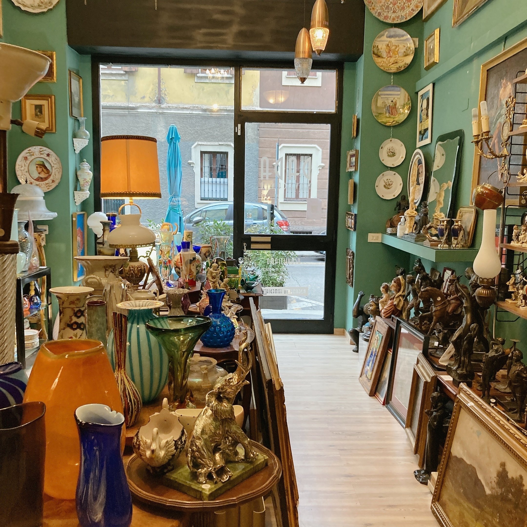 ミラノのヴィンテージショップ 5選 vol.5：一点ものに出会えるこだわり