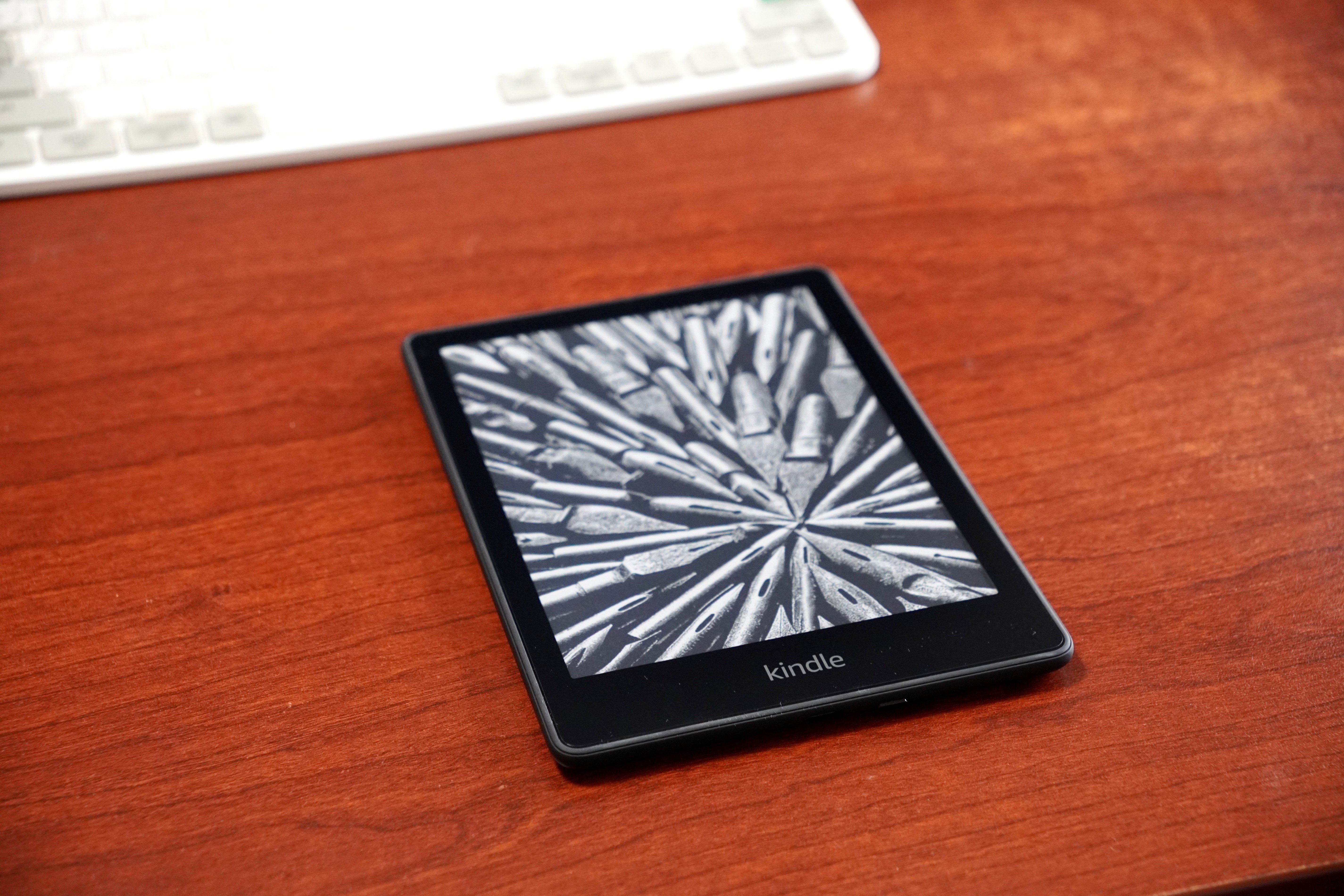 Kindle Paperwhite（第11世代）にミヤビックスの「OverLay Plus（低