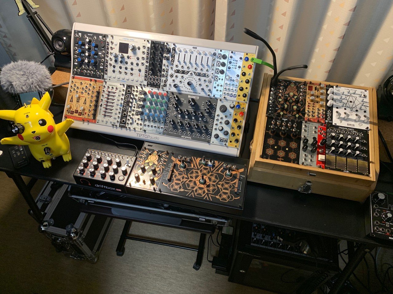 モジュラーシンセのケース遍歴｜Route09/Molecule Plane (Push it! Studio)