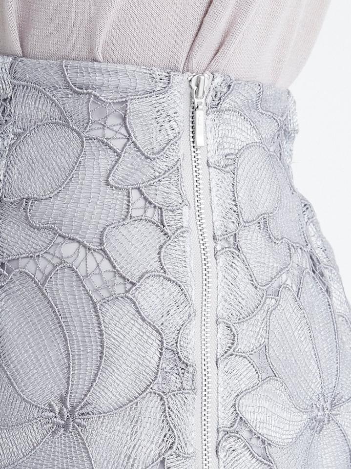 FRAY I.D(フレイ アイディー)の「シアーラメフラワーレーススカート