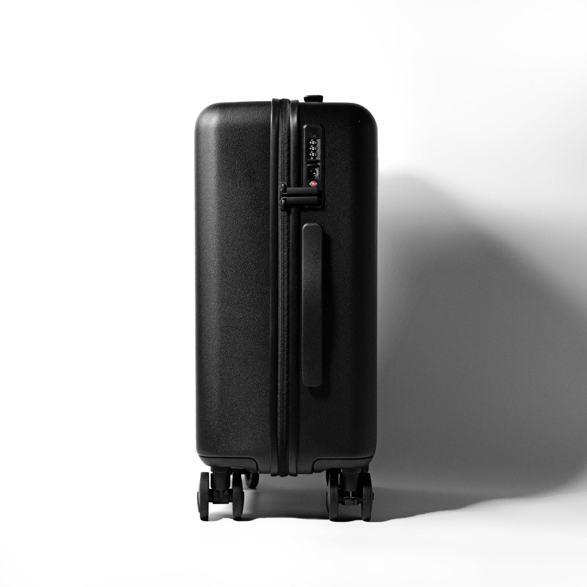 Essential Luxe Suitcase | aucentic(オーセンティック)