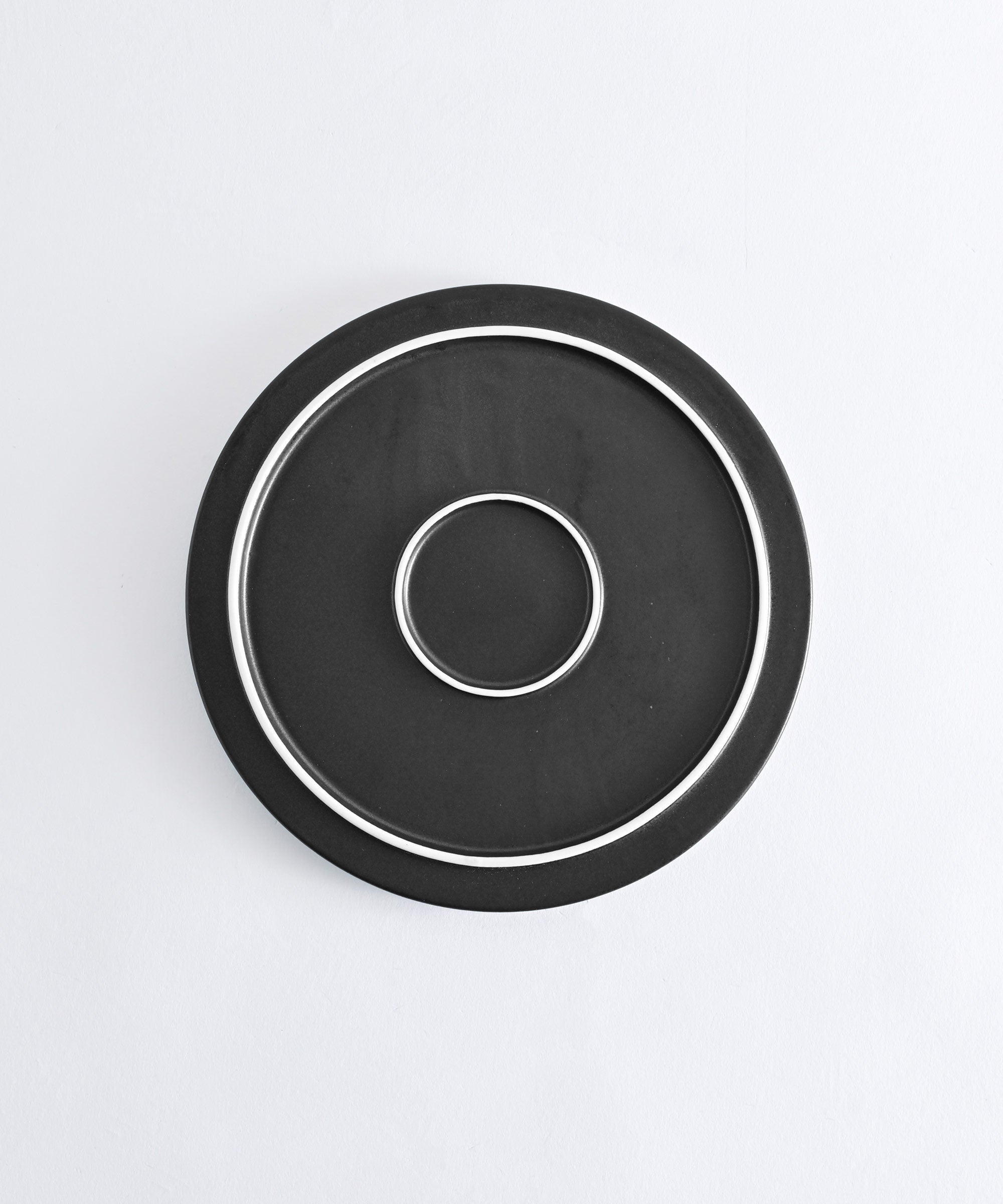 フラットプレート[Ash Black] (23.5cm) – BASIC AND ACCENT ONLINE STORE