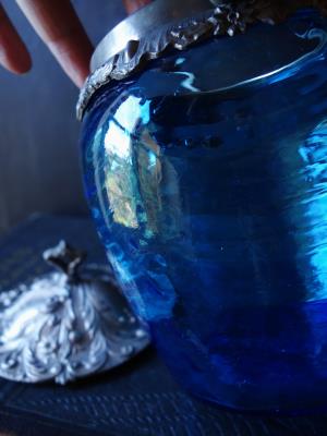 西洋アンティーク フランス 青いガラスのボンボ二エール・ビスケットジャー