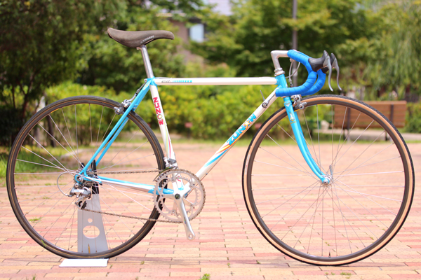 ハチドリの刻印が誇らしいZUNOW（ズノウ） ヴィンテージロードレーサー