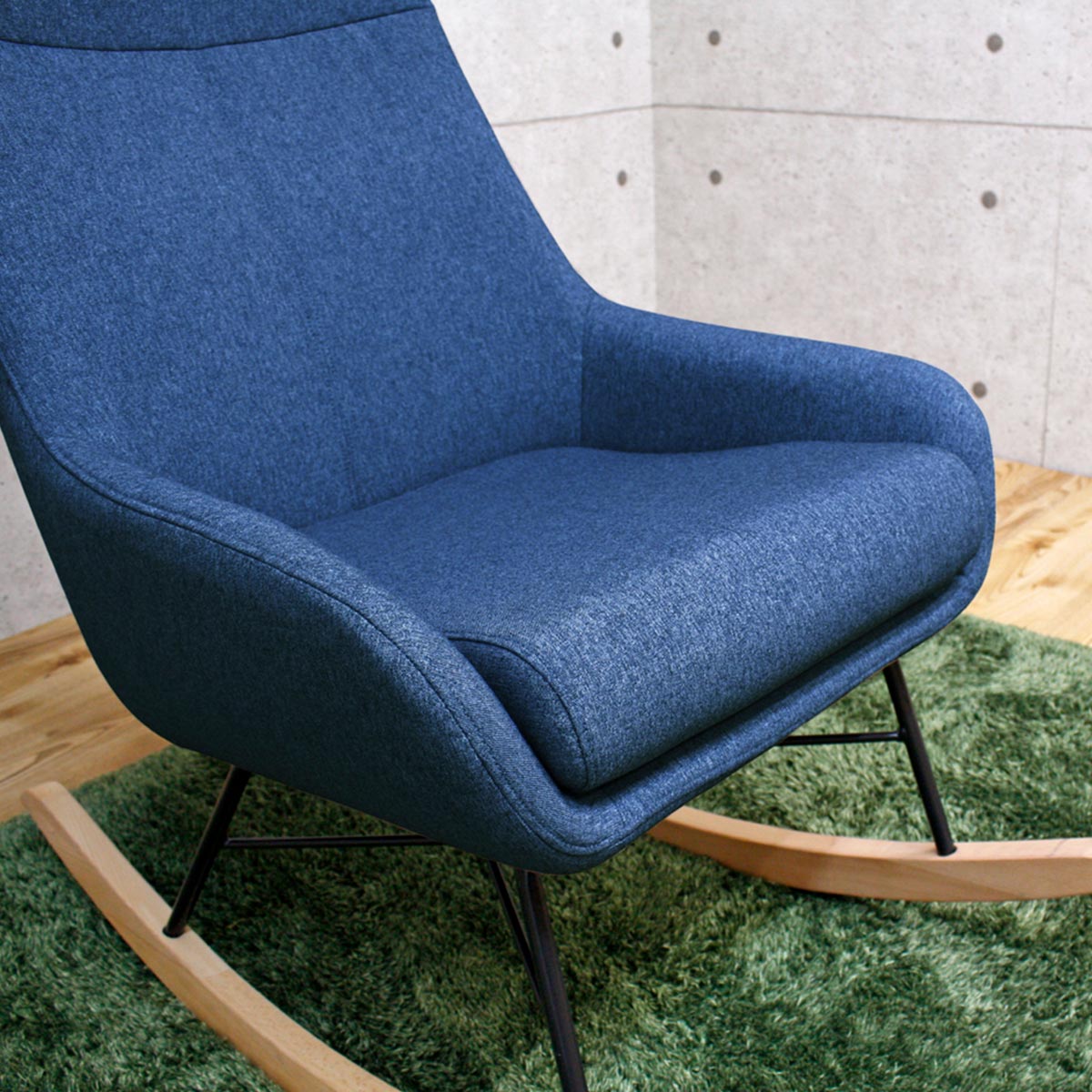 ゆらゆら寛ぐ癒し時間をお届け。カジュアルでスマートなロッキング