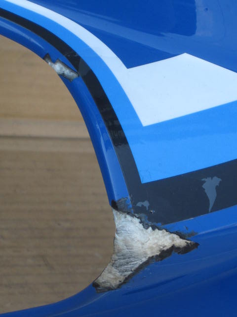 売約済み】GSX-R750用のアッパーカウルが入荷しました。 | バイク