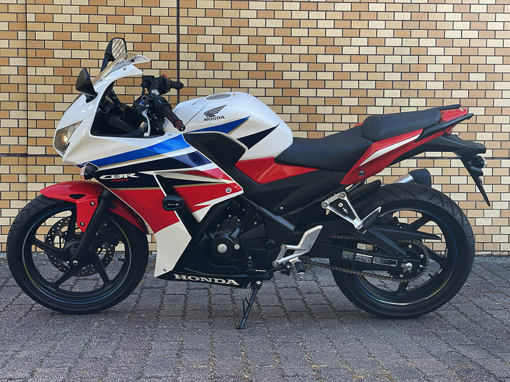 CBR250R ABS | セールストリガー モーターサイクル