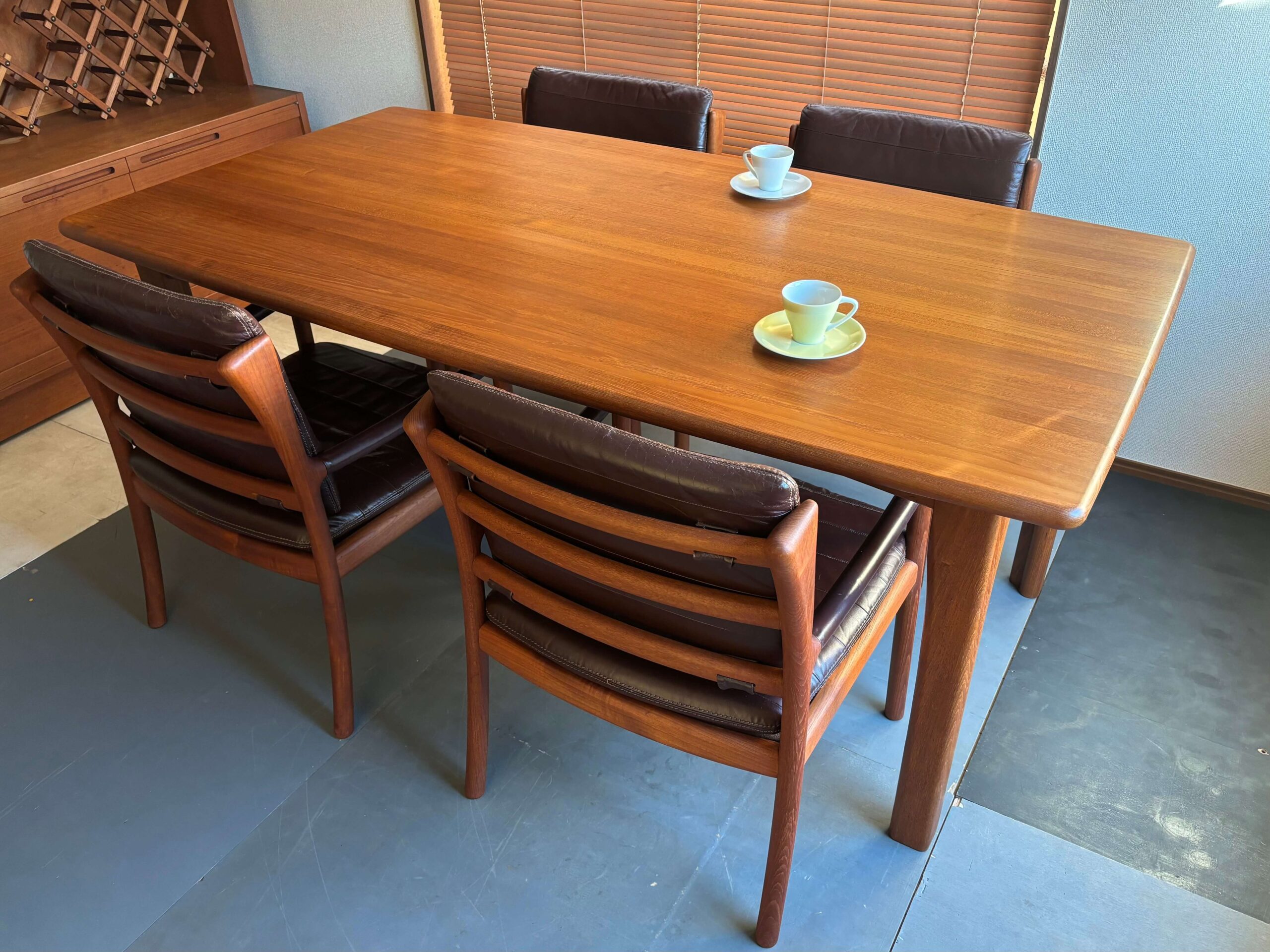 No.11089「日田工芸〈マキシム〉アームチェア：チーク×レザー」SOLD