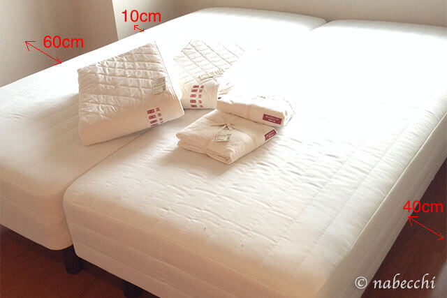 夫婦やカップルのベッドにお勧め。無印スモール脚付きマットレス2台