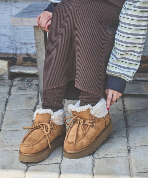 niko and（ニコアンド）の「オリジナルフェイクムートンモカシン